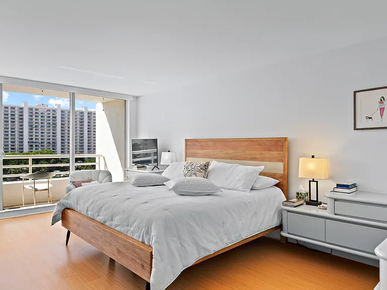 4201 N Ocean Blvd #608 — Photo 30