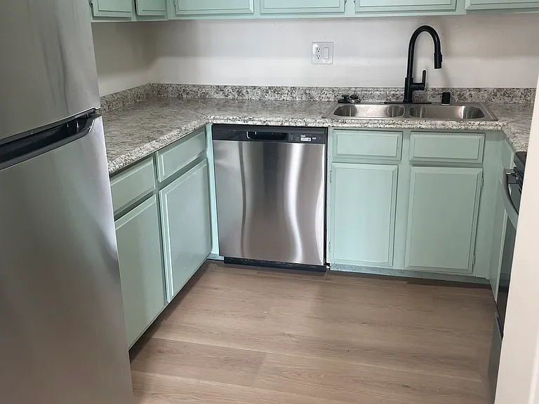 Grandview — Photo 13