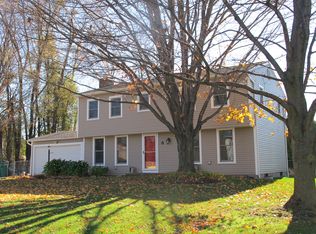 3 Beckenham Ln, Fairport, NY 14450
