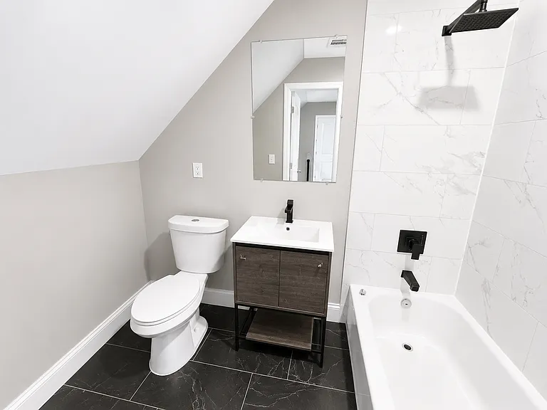 178 2nd St #3 — Photo 2