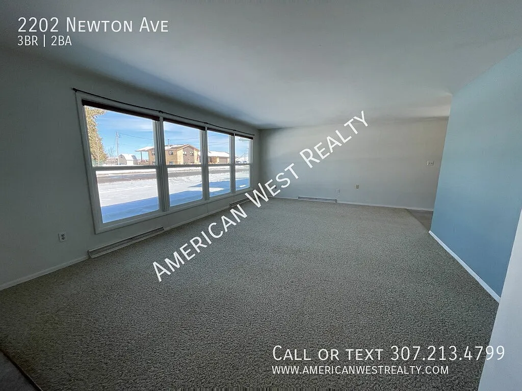 3bed/2bath/2car — Photo 2