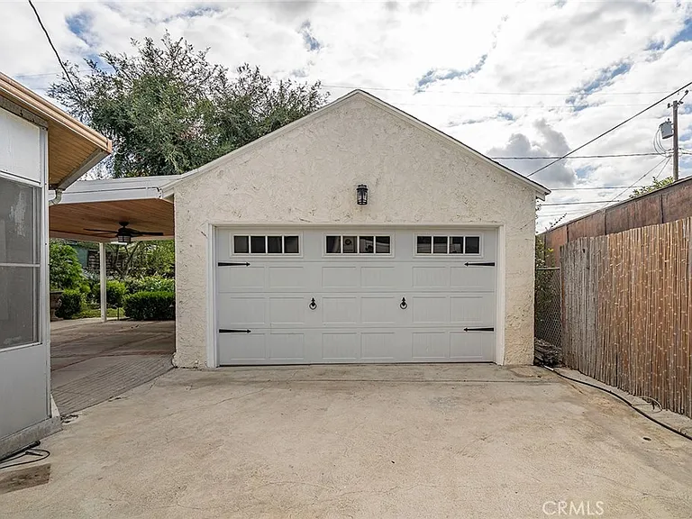 348 W Spazier Ave — Photo 2