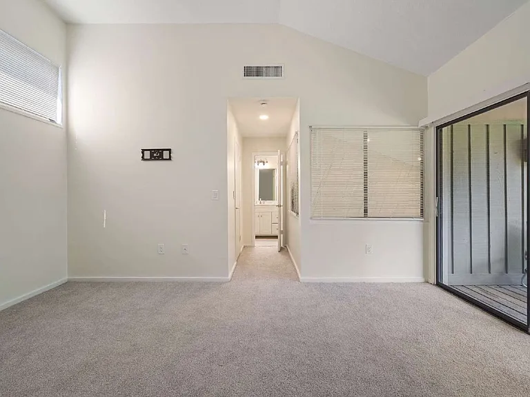 9787 Sawgrass Dr E — Photo 35