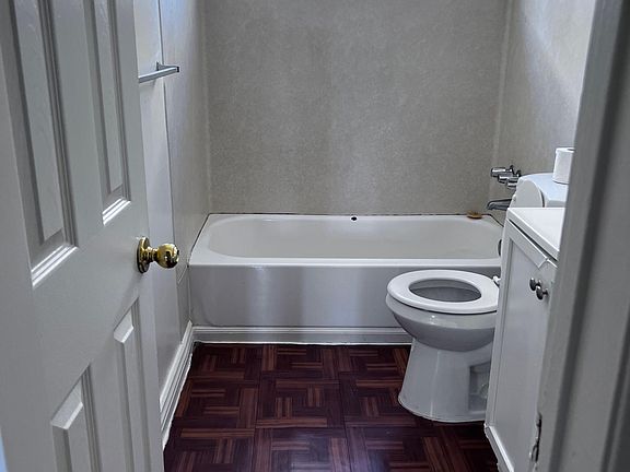 5th image of 581 E Pleasant St #10