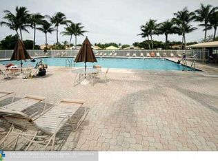 6155 Shadow Tree Ln, Lake Worth, FL 33463