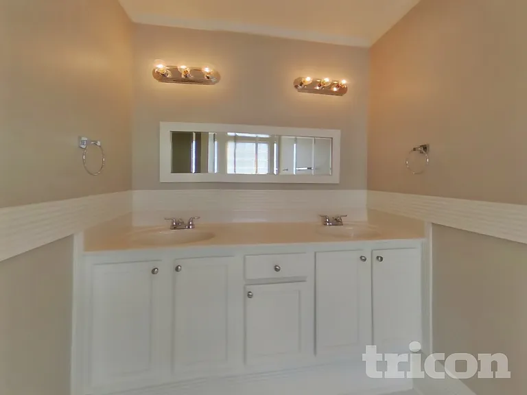 636 Sadler Glen Dr — Photo 10