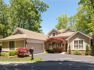 12 Spring Ridge Ln, Hendersonville, NC 28739
