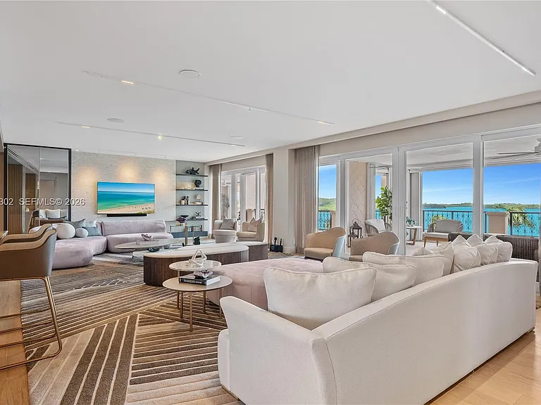 5242 Fisher Island Dr #5242 — Photo 2