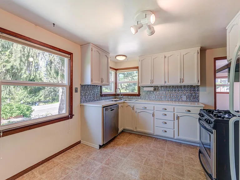 15642 5th Ave NE — Photo 5