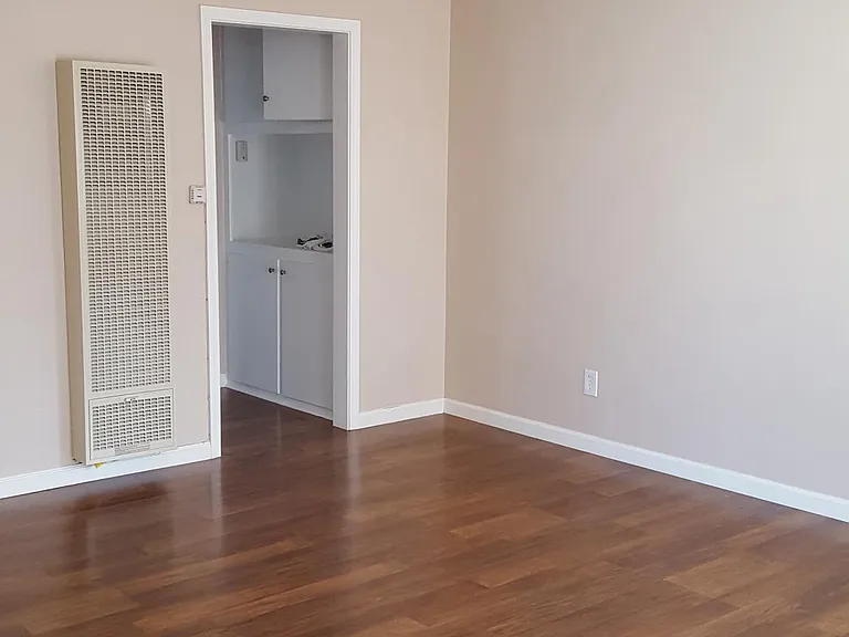 25903 Cypress St — Photo 6