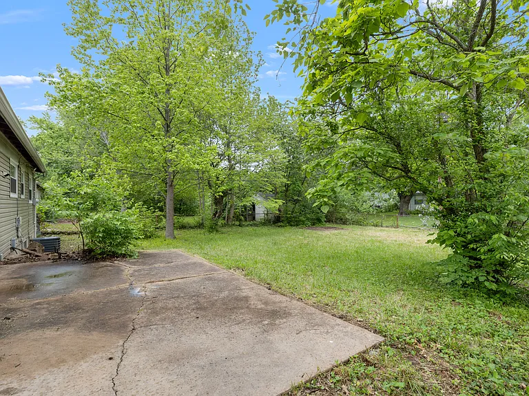1413 Redman Blvd — Photo 19