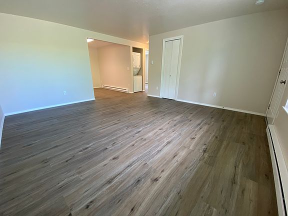 3rd image of 211 W 12th St #4