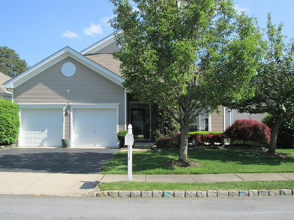 1st image of 18 Greenways Ln
