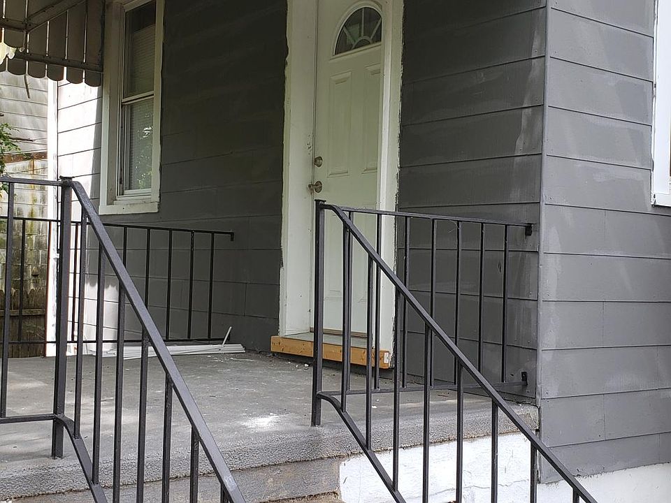 porch/main entrance