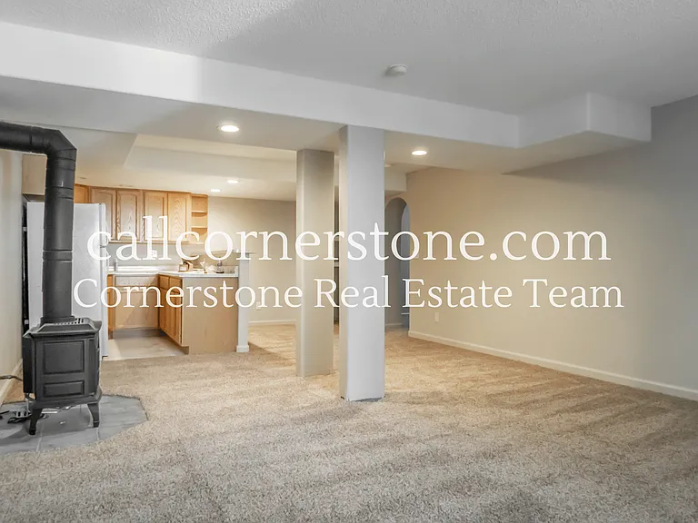 4640 Kashmire Dr — Photo 11