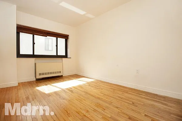 Rented by Mdrn Residential | media 28