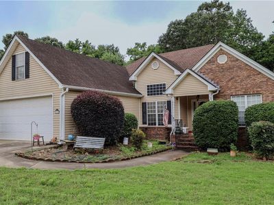 196 Lamar Ln, Hoschton, GA, 30548