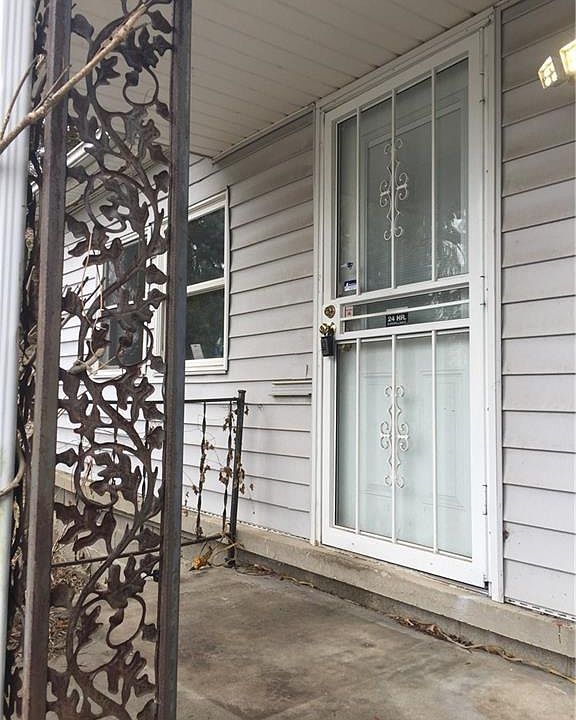 2nd image of 780 Woodbine Ave