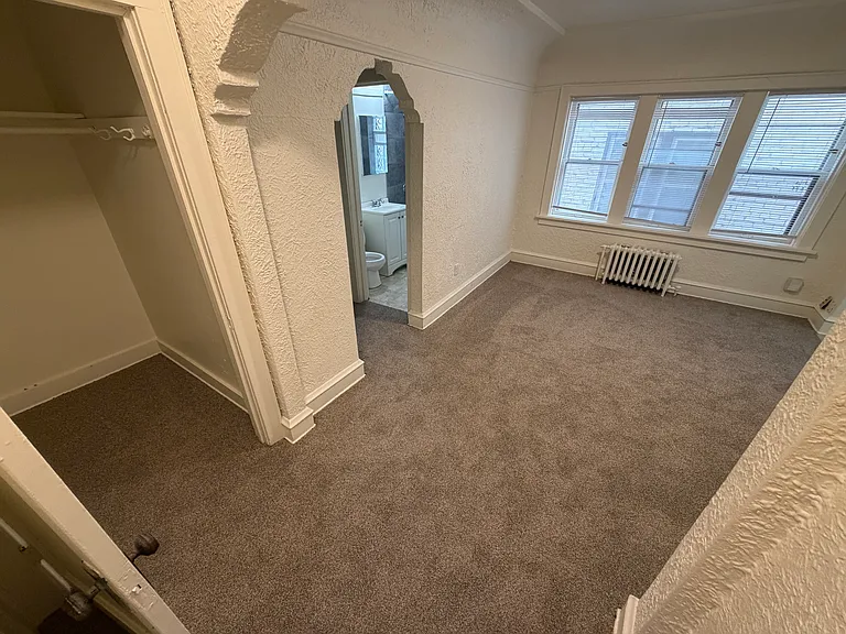 5709 W Burnham St #7 — Photo 4