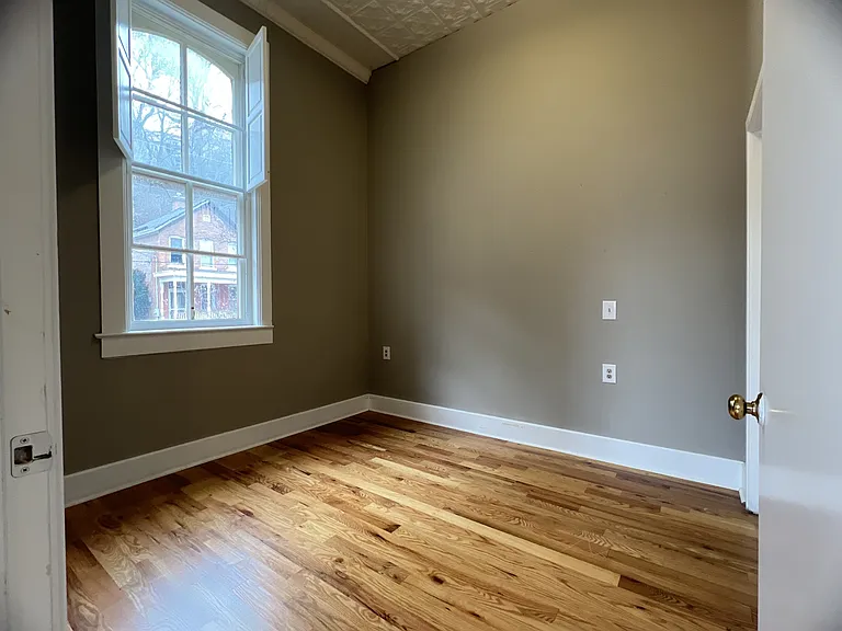 469 Emmett St — Photo 13