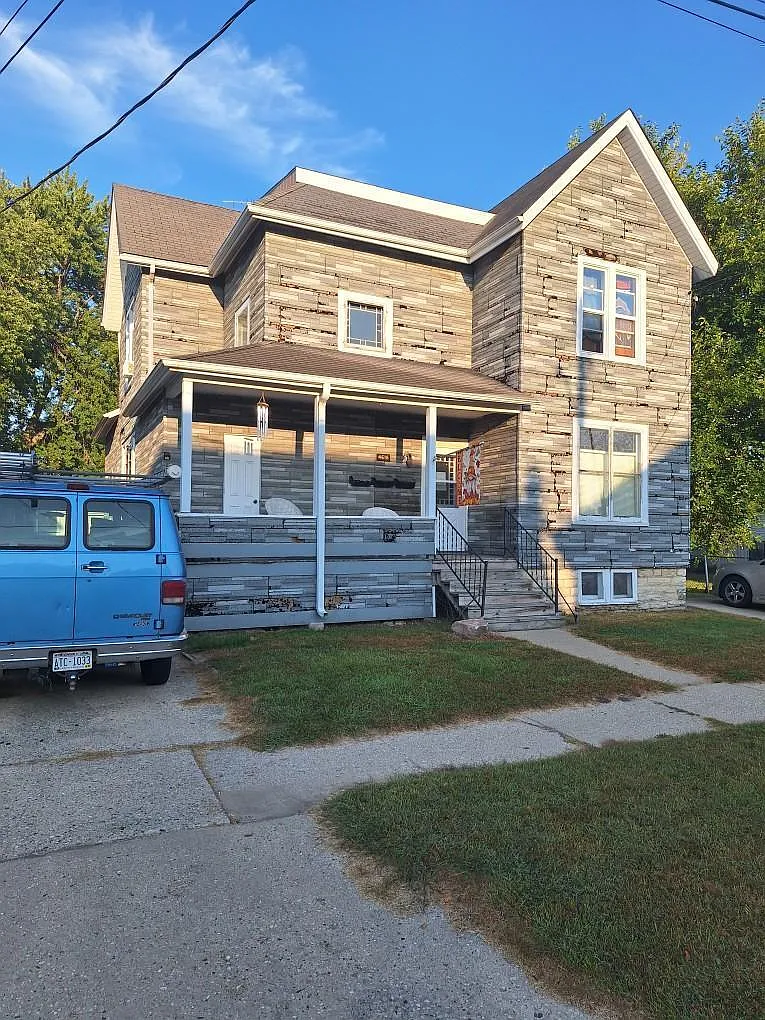 4616 8th AVENUE photo 1