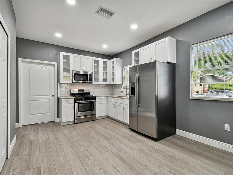 6810 N Navin Ave — Photo 53