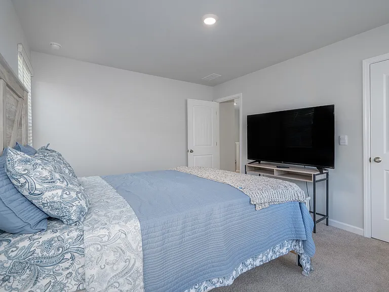 447 Augustine Dr — Photo 22