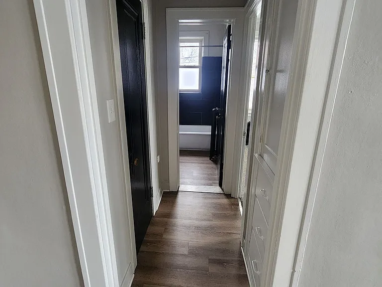The Oakwood Manor Apartments — Photo 23