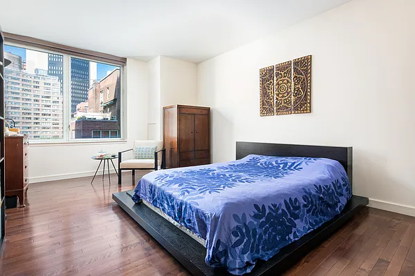 Rented by Douglas Elliman | media 16