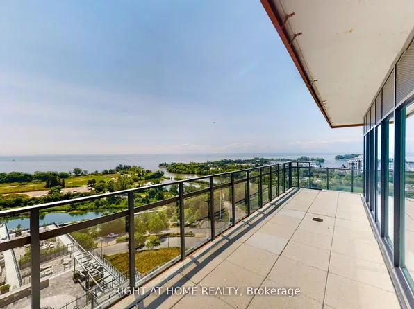 30 Shore Breeze Dr, Toronto, ON