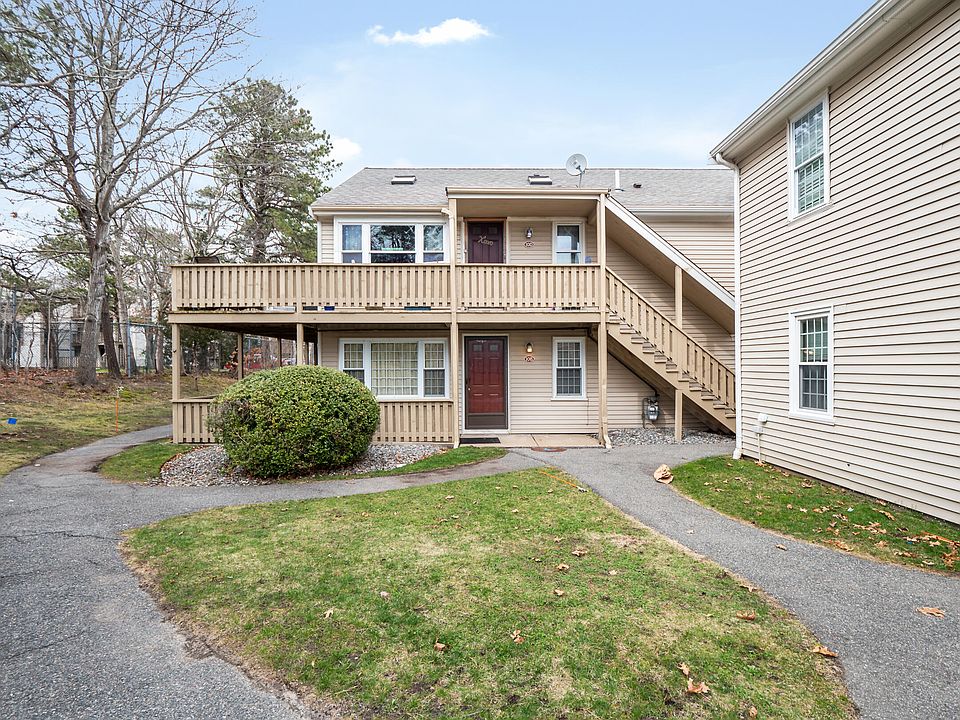 1029 Iyannough Road D BLDG 10, Hyannis, MA 02601 | Zillow