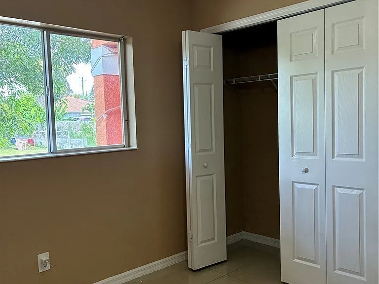 10741 Robinson St — Photo 13
