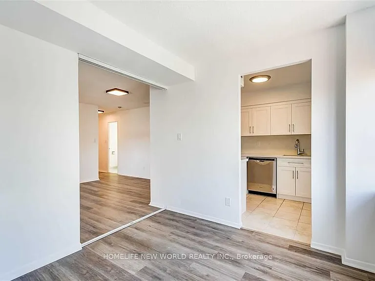 633 Bay St #2523 — Photo 11