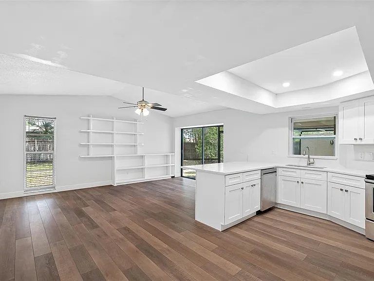3601 Fairway Forest Cir — Photo 4