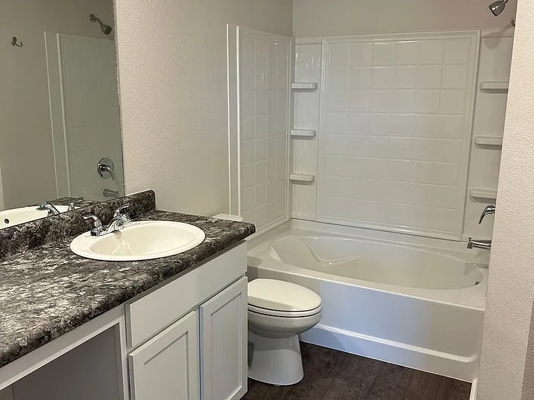 5803 Boone St — Photo 4
