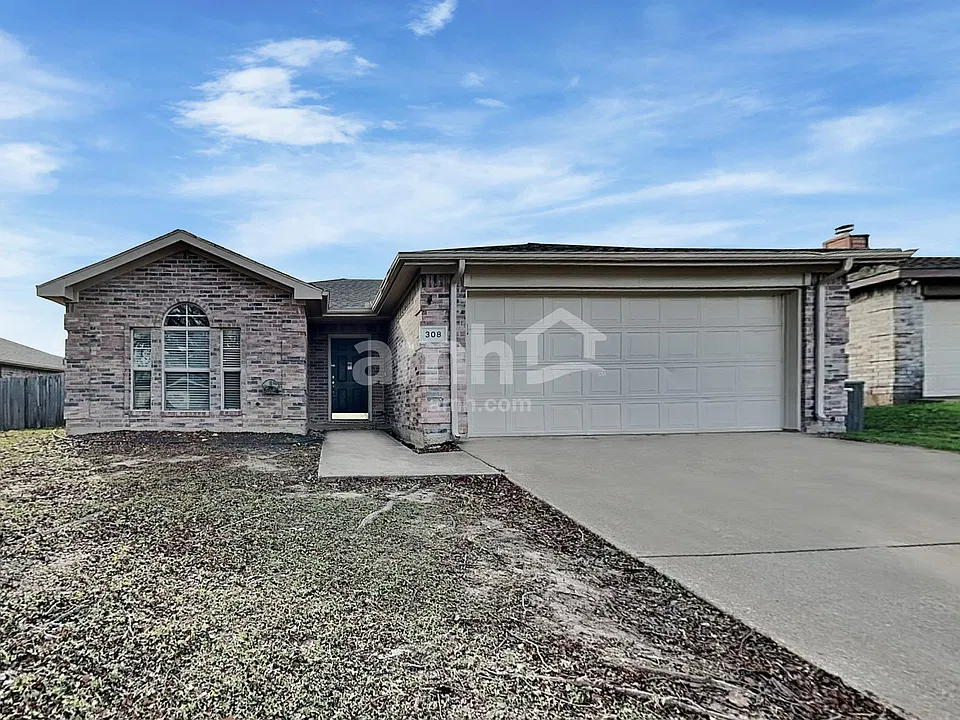 308 Lake Travis Dr