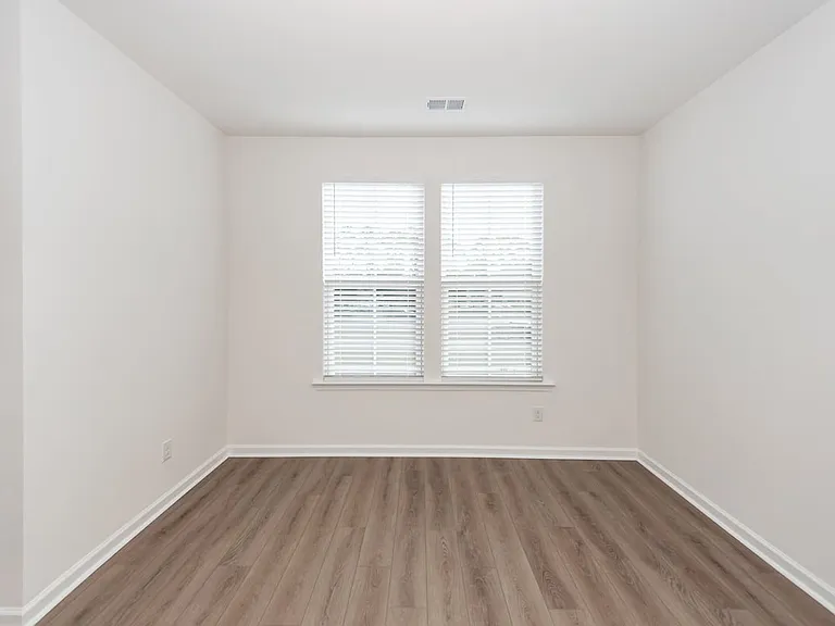 4633 Forest Hills Dr #1303 — Photo 8