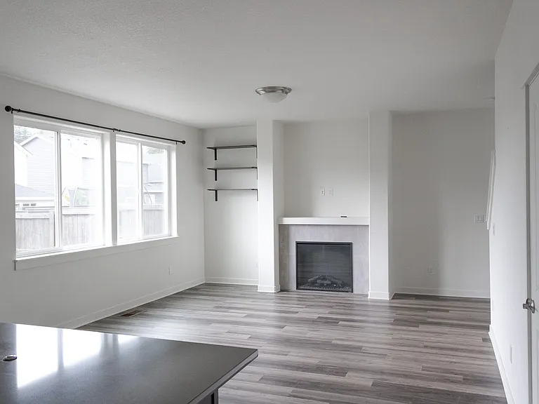289 NE Arrowhead Dr — Photo 4