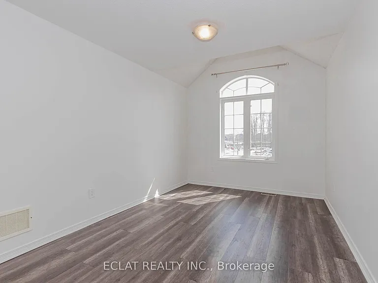2 Lancaster Ct — Photo 31