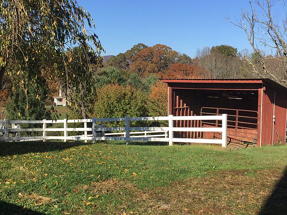 Outbuilding - w. pasture
