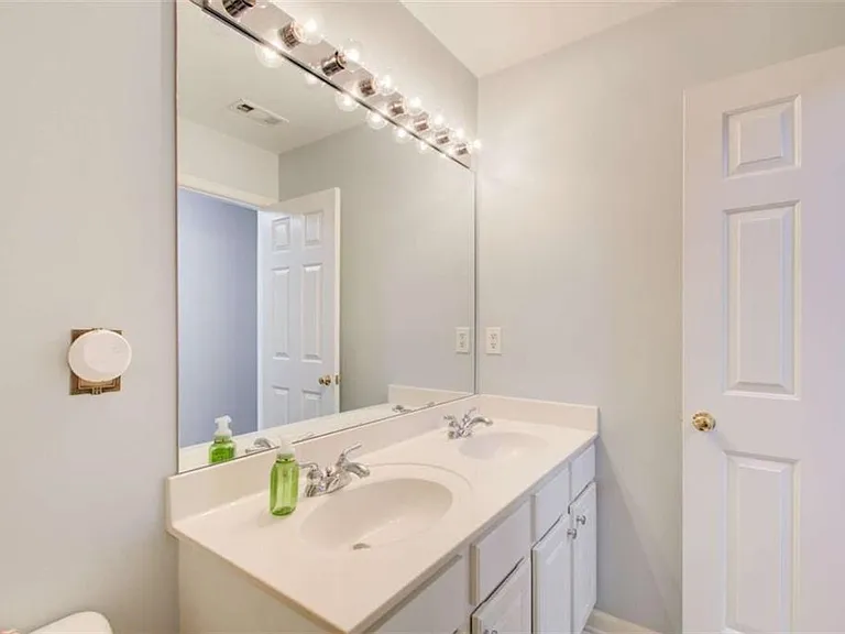 513 Stepney Ct SE — Photo 27