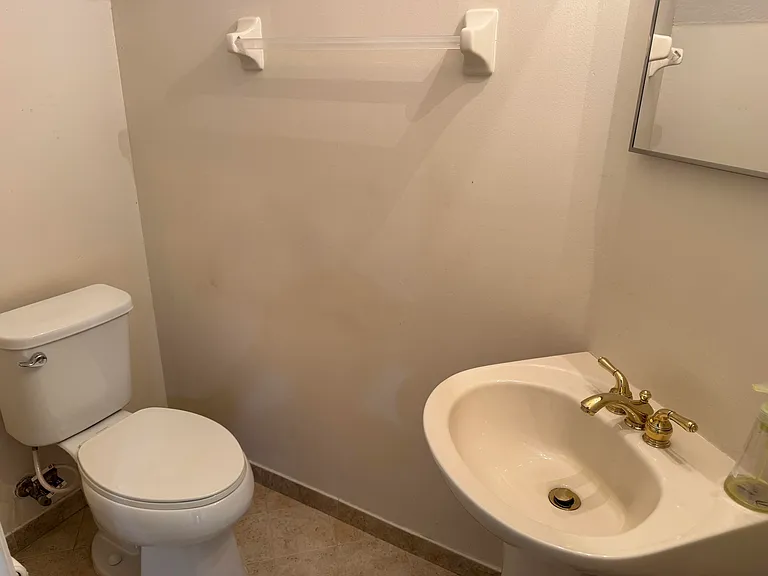 3472 Commodore Ct — Photo 18