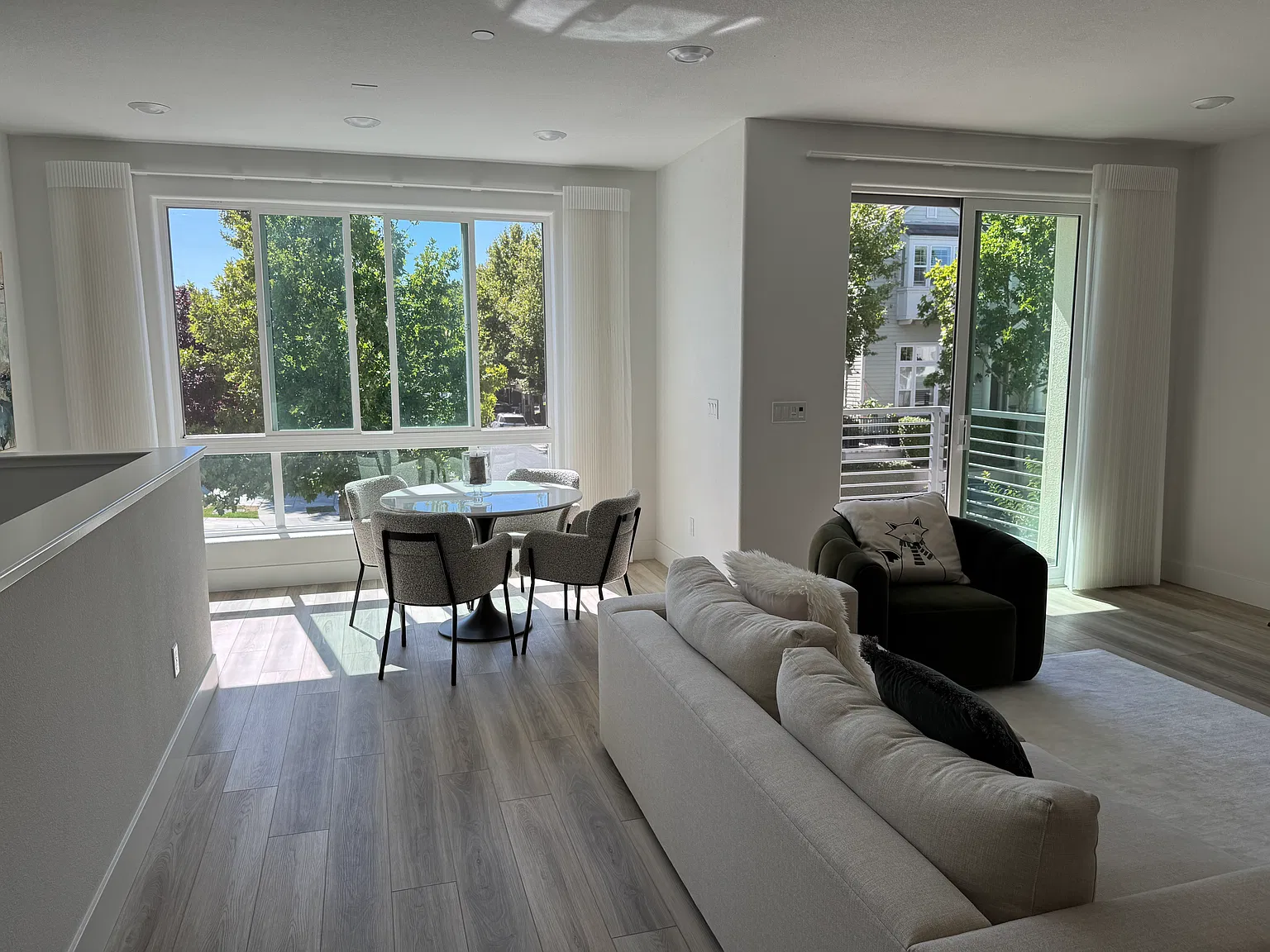 2 bed, 1413 sqft, $4,960 — Photo 4