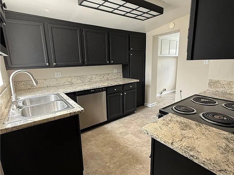 529 E Central Ave — Photo 7