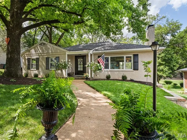 1435 Andrew Dr, Saint Louis, MO 63122