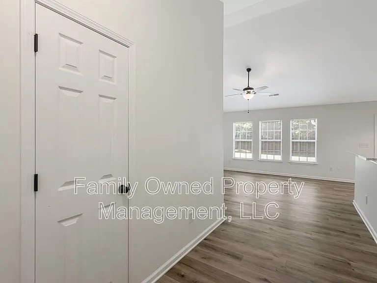 5208 Copley Cir — Photo 4