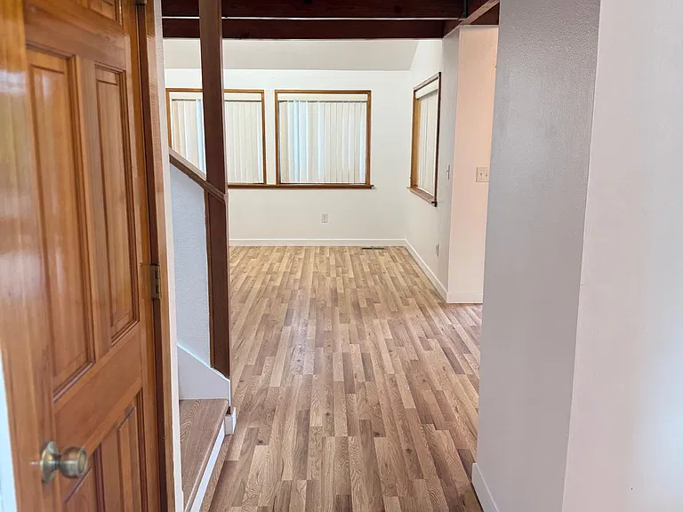 3107 NE Powderhorn Pl — Photo 3