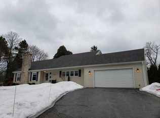 1041 E Ravine Ln, Bayside, WI 53217