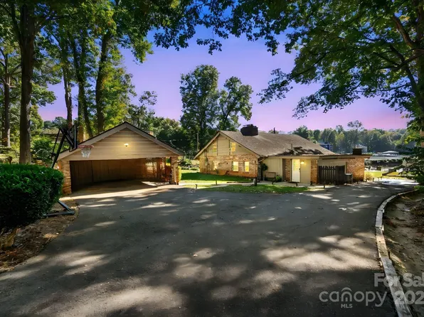 364 Catalina Dr, Mooresville, NC 28117