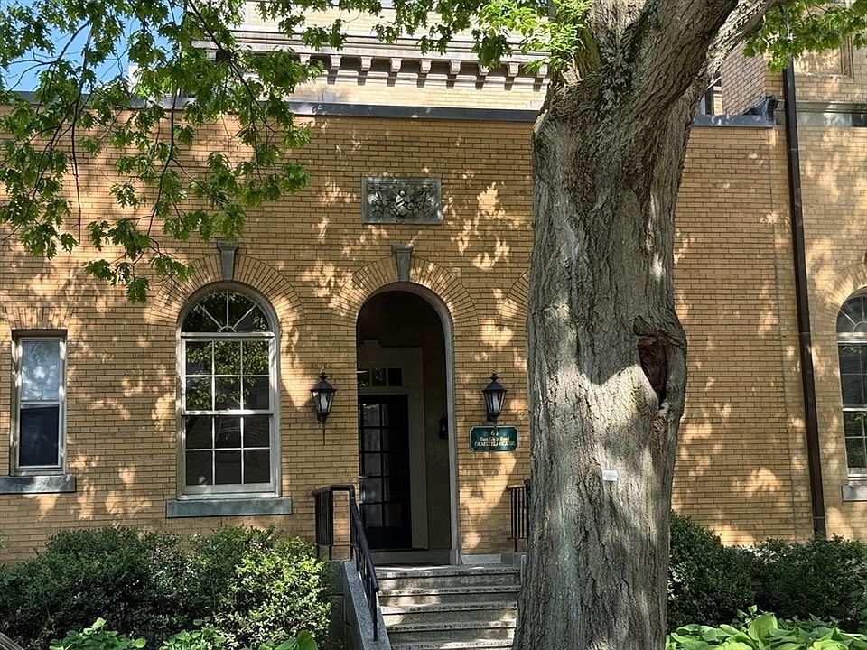 1st image of 60 Glen Rd #306